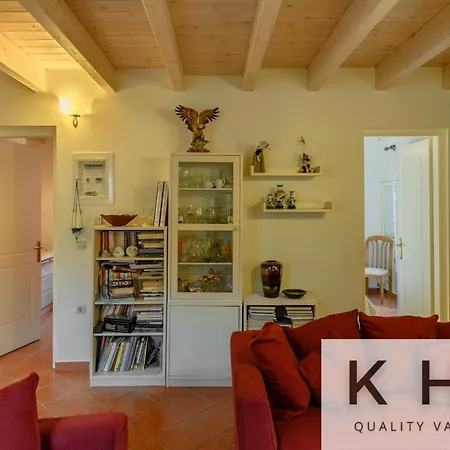 Avocado In Katelios! بيت للعطل